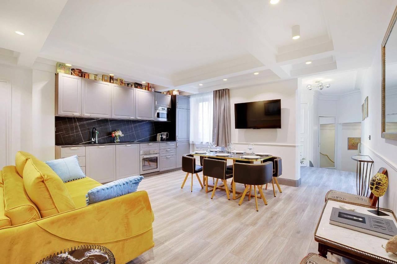 Magnifique Appartement - 2Br - 6P - Place De L'Etoile Parigi Esterno foto