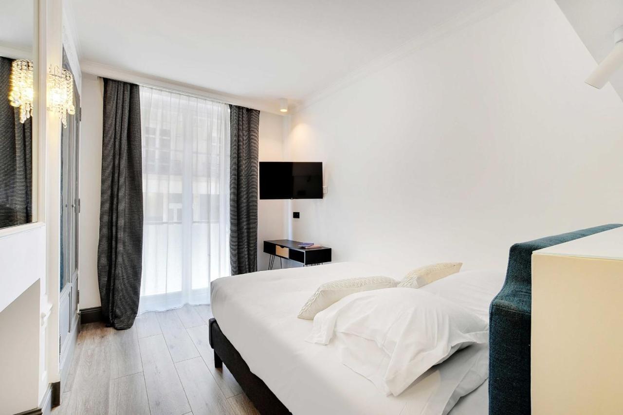 Magnifique Appartement - 2Br - 6P - Place De L'Etoile Parigi Esterno foto